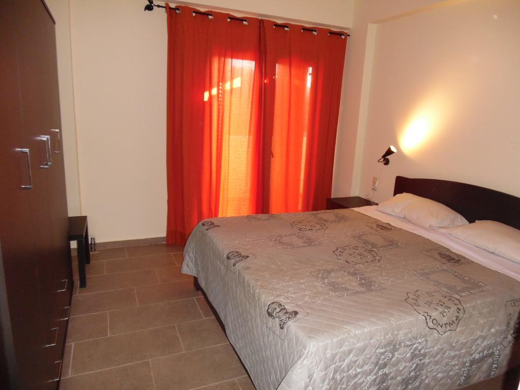 Artemis Appartments Pitsidia Exterior foto